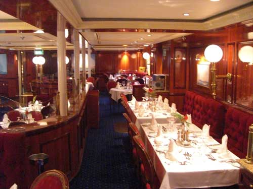 Dining room Royal Clipper in the Caribbean